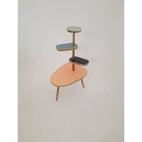 Retro Plant Stand, Colorful Vintage Mid-Century Minimalist Indoor Stand Side Table Flower Table 1960S von MidAgeVintageDE2