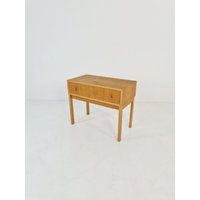 Danish Oak Hallway Table/Side Table By Aksel Kjersgaard Odder Denmark, 1960S Danish Oak Hallway Table/Side Table By Aksel Kjersgaard Odder Denmark, 1960S von MidAgeVintageDE