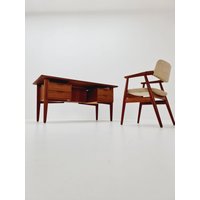 Danish Teak Desk By Henning Jorgensen For Fredericia Denmark, 1960S Danish Teak Desk By Henning Jorgensen For Fredericia Denmark, 1960S von MidAgeVintageDE