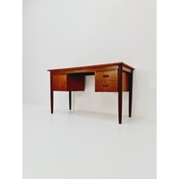 Mid-Century Danish Teak Desk By Egon Jensen For Hanbjerg Møbelfabrik, Tibergaard, 1960S Mid-Century Danish Teak Desk By Egon Jensen For Hanbjerg Møbelfabrik, Tibergaard, 1960S von MidAgeVintageDE