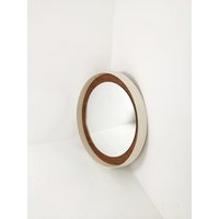 Round Space Age Retro Plastic White Mirror With Teak Frame By Zier, 1970S Round Space Age Retro Plastic White Mirror With Teak Frame By Zier, 1970S von MidAgeVintageDE