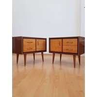 One Of Two Mid-Century Modern Vintage Maple Tree Nightstands Or Small Chest Drawers Right One , 1960S, Italy Rome One Of Two Mid-Century Modern Vintage Maple Tree Nightstands Or Small Chest Drawers Right One , 1960S, Italy Rome von MidAgeVintageDE2