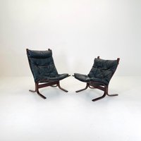 Set Of 2 Ingmar Relling "Siesta" Chairs - Highback & Lowback Models in Black Leather With Bentwood Frames, 1960S Set Of 2 Ingmar Relling "Siesta" Chairs - Highback & Lowback Models in Black Leather With Bentwood Frames, 1960S von MidAgeVintageDE2