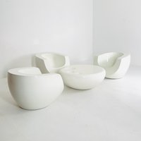 Set Of 3 "Moon" Armchairs & Matching Table By Mike To For Infiniture, 1980S Set Of 3 "Moon" Armchairs & Matching Table By Mike To For Infiniture, 1980S von MidAgeVintageDE2