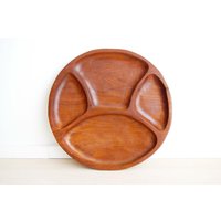 Vintage Handgeschwungene Massive Teakholz Runde Geteilte Platte/Tablett/Servierplatte Made in Thailand Vintage Handgeschwungene Massive Teakholz Runde Geteilte Platte/Tablett/Servierplatte Made in Thailand von MidCentury55