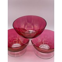 Rubin Rot Fuß Glas Kompott Schalen - Set Von Drei Große Kleine Gerichte von MidModzilla