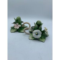Vintage Capodimonte Kerzenhalter, Made in Italy, Frühlingsdekor, 2Er Set Handgemachte Florale Einzelne Sehr Schön von MidModzilla