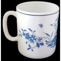 Arcopal France Tasse Mid-Century Blaue Blumen Milchglas von Midcenturymugs