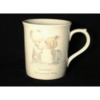 Vintage Precious Moments Kaffeetasse Friendship Is The Sweetest Thing, 1985 Hallmark von Midcenturymugs