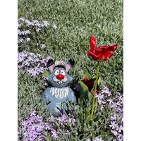 Midene Keramik Gartendeko Häschen Gkr53 Beetstecker Frostsicher Handgemacht Handbemalter Rasenstecker Lustige Statue Gartenkugel von MideneArtStudio