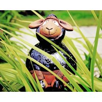 Midene Keramik Gartendekor Schwarzes Schaf Gartenstecker Frostsicher Handgemacht Handbemalter Rasenstecker Gartenkugel von MideneArtStudio