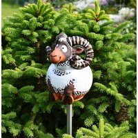 Midene Keramik Gartendeko Widder Schaf Gkr7 Gartenstecker Frostsicher Handgemacht Handbemalter Rasenstecker Gartenkugel von MideneArtStudio