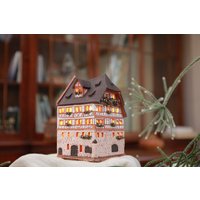 Midene Keramikhaus Teelicht Kerzenhalter Sammler Miniatur Haus Nachbau Des Albrecht Dürer in Nürnberg B263 von MideneArtStudio
