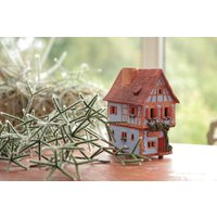 Midene Keramikhaus Teelichthalter Kerzenhalter Handgemachte Ton Miniatur Haus Replik Des Originalen Winstub Alsace B255 Tiny House von MideneArtStudio