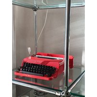 Olivetti Valentine Schreibmaschine Aus Der Mitte Des Jahrhunderts, Rote Schreibmaschine, Perfekt Funktionierende, Vintage Schreibmaschine von Midtage