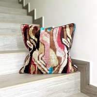 Ikat Samtkissen Wüste Des Lebens Ikat Samtkissen Wüste Des Lebens von MilaMiroStudio