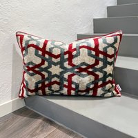 Samt Ikatkissen Arabeske Rot | Ikat Samtkissen von MilaMiroStudio