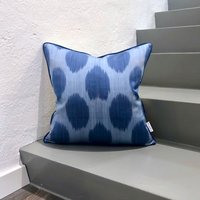 Seide Ikat Kissen Punkte Denim Seide Ikat Kissen Punkte Denim von MilaMiroStudio