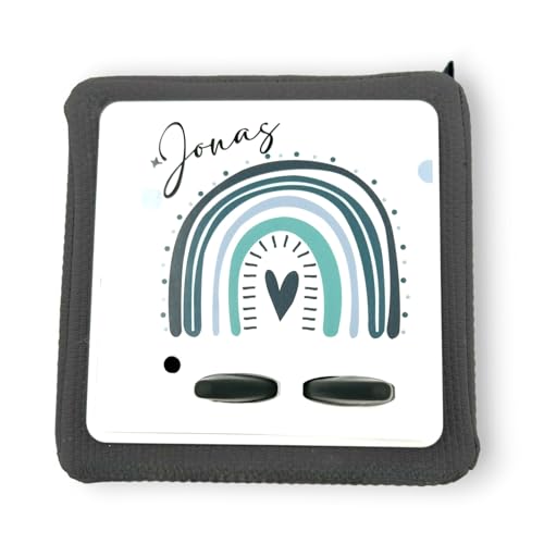MilaBoo® laminierte Schutzfolie für Toniebox personalisiert I passgenau und selbstklebend auf hochwertiges Vinyl I optional mit Schutz für die Ladestation (Regenbogen blau) von Milaboo