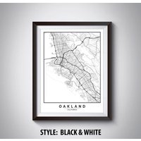 Oakland Ca Map Print Moderne Schwarz-Weiße Straßenkarte Kunst von MilesToGoMaps