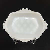 Rar - Vintage Milchglas Rechteckige Lasche Griff Platte Tablett Schüssel Schale von MilkGlassExclusively