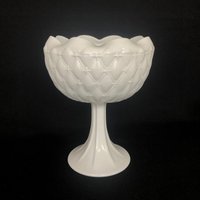 Vintage 9" Große X 7" Breite Milchglas Quilted Muster Crimpenrand Überwurf Vase Mittelstück - Hochzeit Centerpiece von MilkGlassExclusively