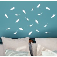 Kissenschlacht Feder Vinyl Wall Decal Set - Enthält 20 Einzelne Federn von MilkMugDesigns