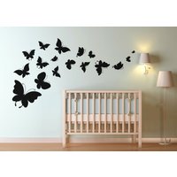 Wunderschönen Schmetterling Swoop Wall Decal von MilkMugDesigns