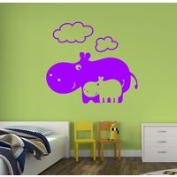 Zoo-Babys Mama Und Baby Hippo Vinyl Wall Decal von MilkMugDesigns