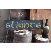Früh Aussehende Antike Primitive Kleine Slainte Holzschild Irish Toast Individuell Personalisiert Rustikal von MillRiverPrimitives