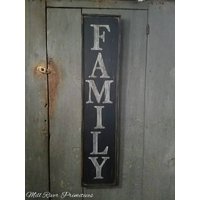 Früh Blickend Vertikal Antik Primitive Familie Holzschild Personalisiert Rustikal von MillRiverPrimitives