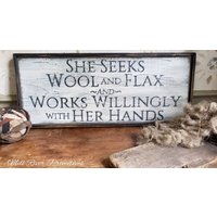 Primitive Sie Sucht Wolle Und Flachs Holzschild Benutzerdefinierte Personalisierung Rustikal von MillRiverPrimitives
