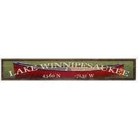 Lake Winnipesaukee Red Canoe Breite Längengrad | Wand-Kunstdruck Auf Echtholz von MillWoodArt