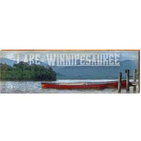 Lake Winnipesaukee Rotes Kanu Im Wasser | Wand-Kunstdruck Auf Echtholz von MillWoodArt