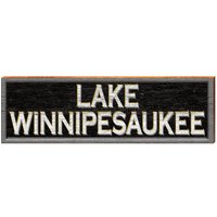 Lake Winnipesaukee Schwarzes Schild | Wand-Kunstdruck Auf Echtholz von MillWoodArt