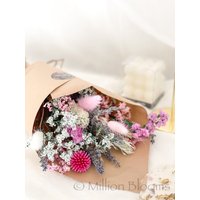 Muttertag Immerwährendes Helles Rosa Arrangement, Bereit, Blumen Zu Geben, Getrocknete Herzstück, Duftendes Blumenstraußgeschenk von MillionBlooms