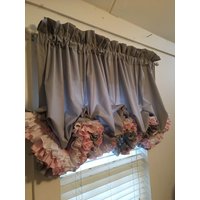 Grau Rosa Weiß Dreifach Rüschen Ballon Vorhang Volant Grau Rosa Weiß Dreifach Rüschen Ballon Vorhang Volant von MimiAndMe2