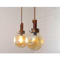 Vintage Hängeleuchte/2Er Set Mid Century Lampe Holz Hängelampe Jugoslawien 70Er Jahre Kupfer Deckenbeleuchtung Bauernhaus von MimisShelf