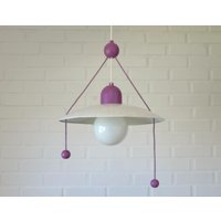 Vintage Violette Pendelleuchte Hängelampe Im Memphis-stil von MimisShelf