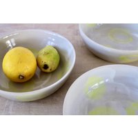 Weiße Schale Mit Gelben Kringeln, Müslischale, Salatschale, Suppenschüssel, Bowl Weiße Schale Mit Gelben Kringeln, Müslischale, Salatschale, Suppenschüssel, Bowl von MimorKeramik