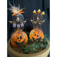 Halloween Tiered Tray Dekor, Bauernhaus Mini Schild, Gespenst, Herbst Tablett von MimsysPlace