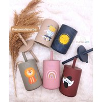 Süßer Trinkbecher Aus Silikon Für Kinder | Personalisiert Mit Name Süßen Motiven Baby Geschenk Taufe Geburtstag Minalakids Süßer Trinkbecher Aus Silikon Für Kinder | Personalisiert Mit Name Süßen Motiven Baby Geschenk Taufe Geburtstag Minalakids von MinalaDesign
