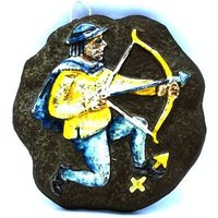 Hängende Keramik Bogenschießen Kunst - Schweden Wandkunst Bogen & Pfeil Hängende Tile Hanger von MinasTreasureChest