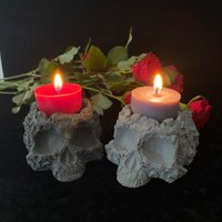 Skulls & Roses Teelichthalter Aus Gibs Handgefertigt Mit Teelichtern Olivenwachs, Das Ist Nicht Schön Goth, Red Tee Skulls & Roses Teelichthalter Aus Gibs Handgefertigt Mit Teelichtern Olivenwachs, Das Ist Nicht Schön Goth, Red Tee von MindsEYEDEStudio