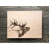 Personalisierte Elch Schneidebrett, Gravierte Rustikale Berghütte Dekor, Jäger Geschenk, Hochzeit Oder Jubiläum 14x11 Personalisierte Elch Schneidebrett, Gravierte Rustikale Berghütte Dekor, Jäger Geschenk, Hochzeit Oder Jubiläum 14x11 von MineByDesignStudio