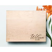 Personalisiertes Schneidebrett/Hochzeitsgeschenk Paar Einweihungsparty Geschenk von MineByDesignStudio