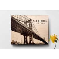 Personalisiertes Schneidebrett Manhattan Brücke, Hochzeitsgeschenk, Ny Skyline, Nach Maß von MineByDesignStudio