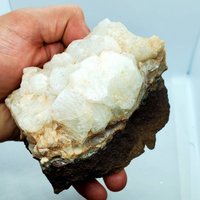Riesiger Apophyllite Kristall Auf Matrix Riesige 620 Gramm Probe Und Stilbite Gratis Bonus Kristalle Beim Kauf von MineHunterGems