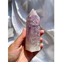 Selten - Eisiger Blumenachat Und Amethyst Druzy Turm von MineralMinded