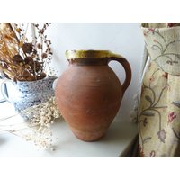 Antiker Terrakottakrug, Royal Barum Ware, Gelb Glasierter Rand, Innen Großer Devon-Keramikkrug, Rustikaler Keramikkrug, Wasserkrug von KitchenDresser